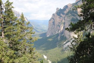 Blick ins Rautal beim Abstieg  Naturpark Fanes Sennes Prags