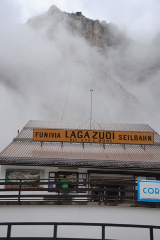 Talstation der Seilbahn zum Lagazuoi