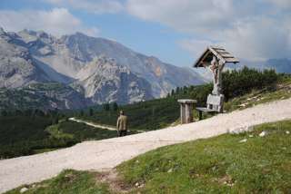 Dolomiten-Höhenweg Nr. 1 – Tag 2: Wegelagerer auf dem Weg zur Faneshütte
