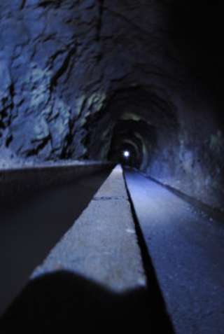 Im Stollen - die Alternative für Schwindelige (eine Stirnlampe vorausgesetzt) Baltschiedertal