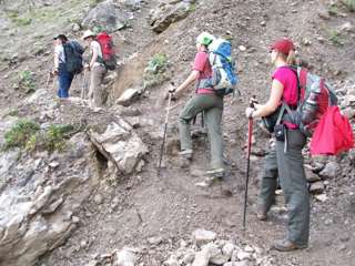 Am Schrofenpass auf dem Weg zur Rappenseehütte
