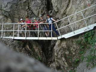 Brücke am Schrofenpass 