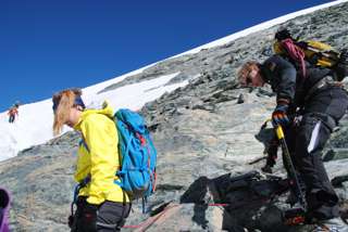 Kleine felsige Passage in der Mitte des Weges