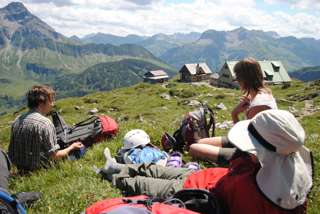 Platt vor der Mindelheimer Hütte
