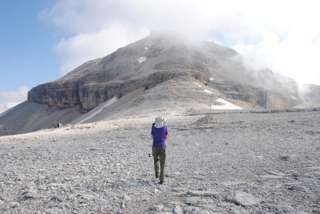 Anmarsch auf den Piz Boè - in der Scharte vor dem Schlussanstieg