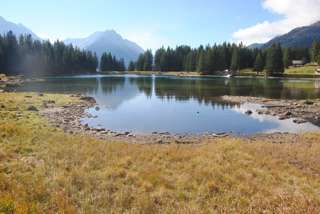Der Arnisee ist auf einer idyllischen Hochfläche gelegen
