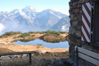 Zurück an der Hütte unterhalb des Sunniggrätli scheint wieder die Sonne