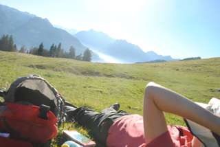 Faul in der Sonne liegen an der Alp Walau