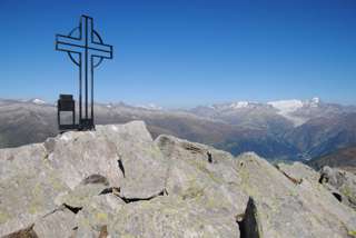 Der Gipfel des Brudelhorn - einsam, sonnig und aussichtsreich