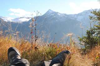 Die Sonne wärmt noch schön, die Aussicht ist phantastisch - auf dem Oberlaubhorn lässt es sich verweilen