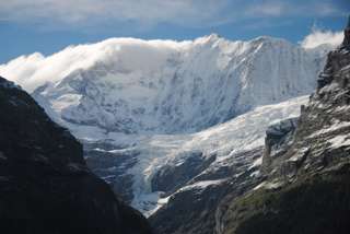 Nein, das ist nicht aus Nepal - das ist der untere Grindelwaldgletscher vor der Fiescherwand. Wahnsinn