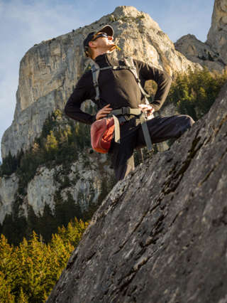 PapaMufflon posiert auf der Alp Burg vor dem Spitzhorn