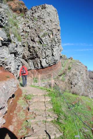 Höhenweg vom Pico Arieiro zum Pico Ruivo - meistens gepflastert