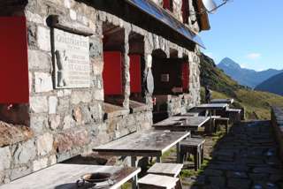 Kesch-Trek: Grialetschhütte auf 2542m