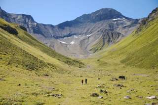 Kesch-Trek: Wanderer im Val Plazbi