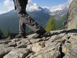 Gepflasterter Saumweg zum Bacino del Truzzo