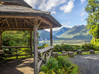 Rotunde vor Lago Rio Negro