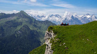 Bank auf dem Höhenweg zwischen Klingenstock und Fronalpstock am Stoos