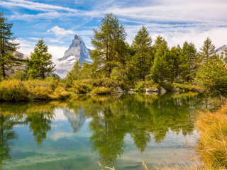 Matterhorn spiegelt sich im Grindjisee