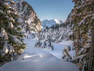 Schneeschuhwandern am Stockhorn im Berner Oberland