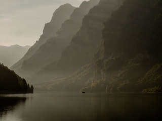 Klöntalersee Uferwanderung