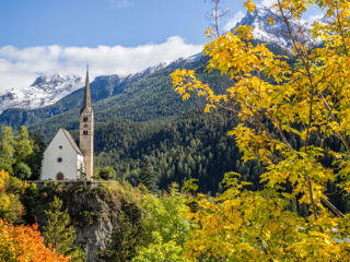 Wanderung von Scuol zum Lai Nair und Schloss Tarasp