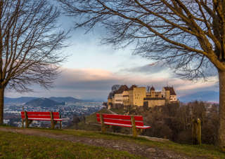 Der Esterliturm ab Lenzburg und weiter zum Schloss Hallwyl