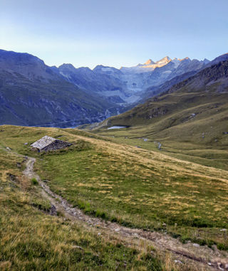 Hütte vor Dent Blanche